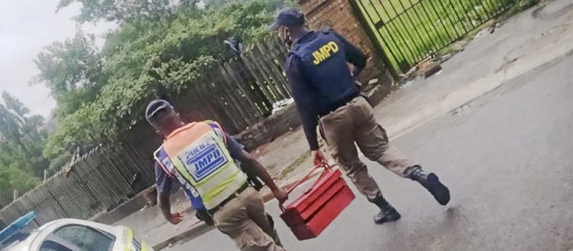 The Johannesburg Metro Police Department (JMPD) said it had observed an increase in people repairing or washing cars on roads and pavements, and warned that this contravened bylaws. Picture: JMPD